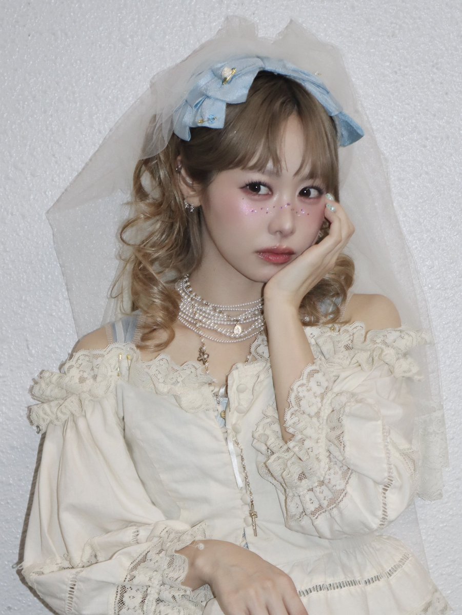 FRUITS_ZIPPER's tweet photo. ♡仲川瑠夏✖️LARME♡

FRUITS ZIPPER SPECIAL FASHION SHOW produced by LARME🪽

【MARIE ANTOINETTE REBORN🌹】

💜仲川瑠夏 @luna_fz0703 

@larmemagazine 
#FRUITSZIPPER #ふるっぱー 
#フルーツジッパー https://t.co/ulXihEFk6t
