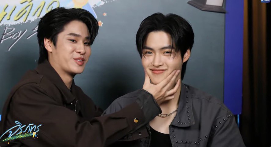 MickmetasO's tweet photo. ท่าบีบแก้ม น่ารักมากแม๊

GOODBOY PRESS TOUR

#GoodBoySeriesLIVE
#GoodBoySeries 
#mickmetas #lukeso_  
#LukeMick https://t.co/ULeLXeZpef