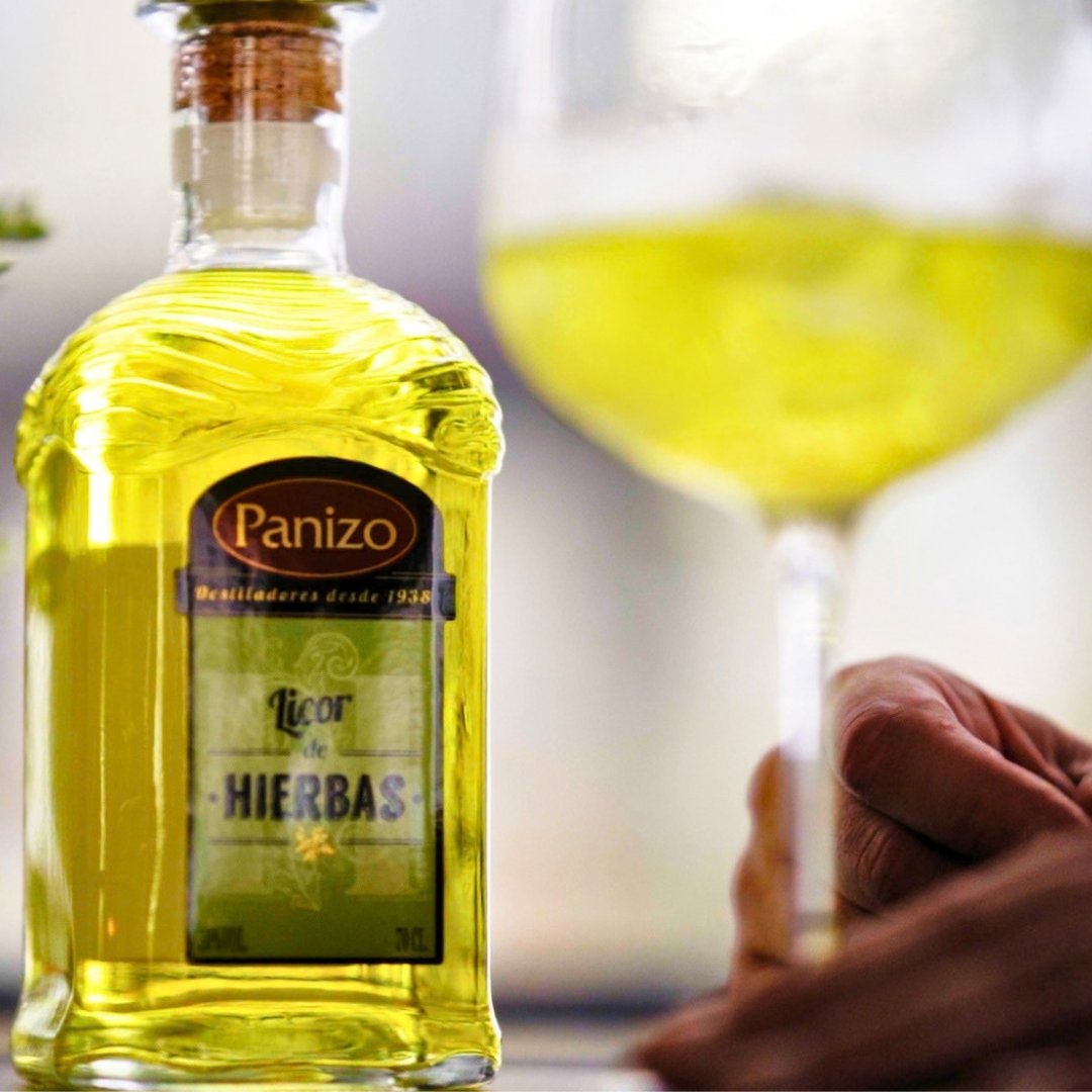 OrujosPanizo's tweet photo. El sabor de los pequeños placeres.

#licordehierbas #orujospanizo #copas #sobremesas #tardeo #mixology https://t.co/2Kq7Xr1Djp