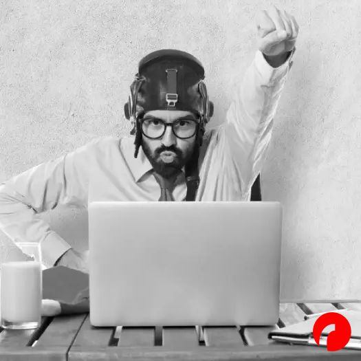 Red_Web_Design tweet picture