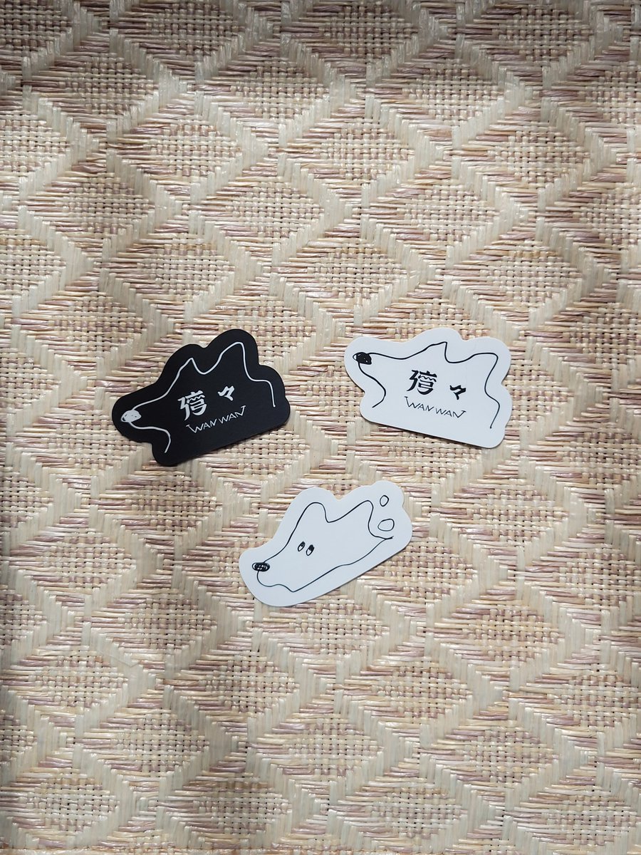 wanwan_tyo's tweet photo. ✵New Goods✵

新たにステッカーより 「ロゴ 黒 ver. 」 と 「ノマいぬ」が登場！⁡
⁡⁡明日のライブよりお買い求めいただけます。⁡
⁡
⁡ロゴ 白 ver. も再入荷しましたので⁡
⁡是非物販へもお立ち寄りください。⁡⁡

⁡湾々 https://t.co/MkyfoCMwRT