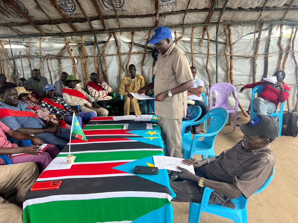 unmissmedia's tweet photo. Communities in Chuil Payam, in Jonglei, #SouthSudan 🇸🇸 are intensifying efforts to break the cycle of cattle raiding and revenge attacks by committing to a series of resolutions at an #UNMISS-supported forum, including strengthening dialogue and mediation processes, protecting civilians and property, safeguarding freedom of movement and humanitarian access, and building trust.

Read more: https://t.co/uxbP6vwQqg
#A4P #InvestInPeace