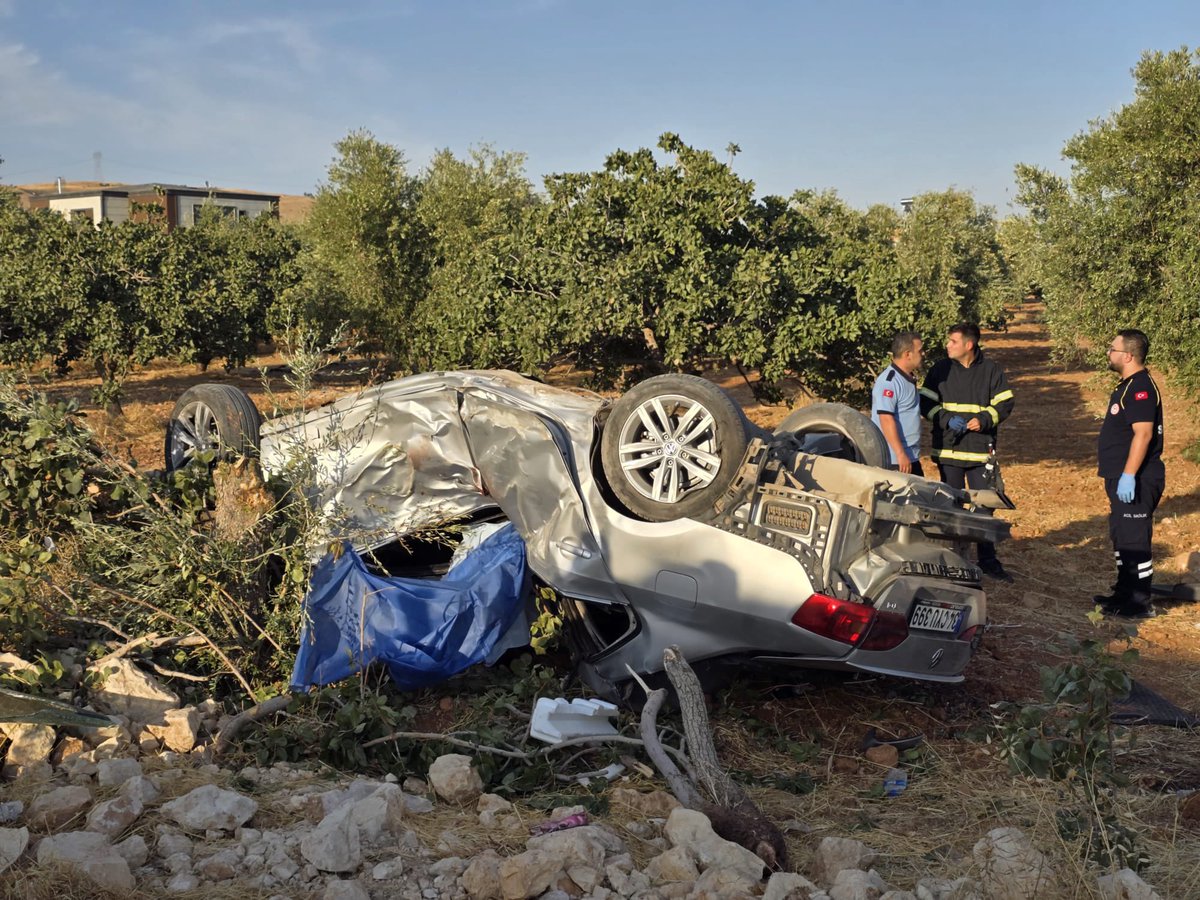 AntepOdak's tweet photo. Gaziantep’in Nizip ilçesinde Zergil - Fıstık Kent yolunda meydana gelen trafik kazasında 1 kişi hayatını kaybetti, 7 kişi yaralandı. https://t.co/qso1F7ga1m