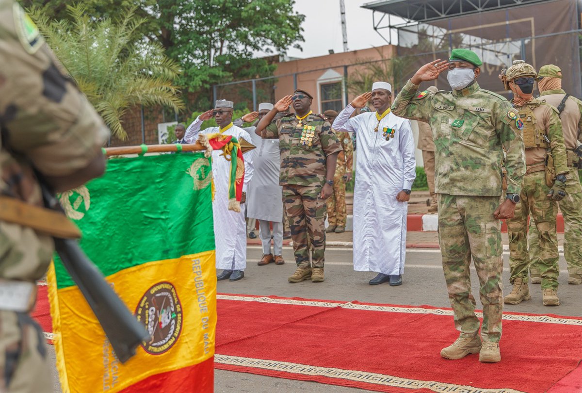 PresidenceMali's tweet photo. À l'occasion du 66ᵉ anniversaire de l'accession du Mali à l'indépendance, le Chef de l'État a présidé, ce mardi 22 septembre 2026, la traditionnelle cérémonie de dépôt de gerbe au Boulevard de l'Indépendance, rendant hommage aux martyrs de la souveraineté nationale. https://t.co/ij1ZBwY4Rp