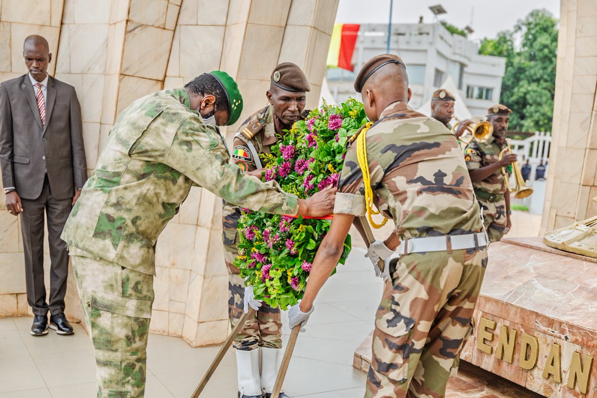 PresidenceMali's tweet photo. À l'occasion du 66ᵉ anniversaire de l'accession du Mali à l'indépendance, le Chef de l'État a présidé, ce mardi 22 septembre 2026, la traditionnelle cérémonie de dépôt de gerbe au Boulevard de l'Indépendance, rendant hommage aux martyrs de la souveraineté nationale. https://t.co/ij1ZBwY4Rp