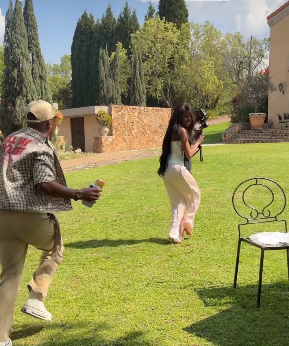 therealsnaZz's tweet photo. Thandeka’s is within her people only Now I see it 💚💚💚💚

MC KAT SINIVASAN X MILLIONCHELLA
LERATO KGANYAGO X MILLIONCHELLA
#MillionChellaLineUp
#MainCharacterLifestyleExperience https://t.co/WLiqJ3SdJP
