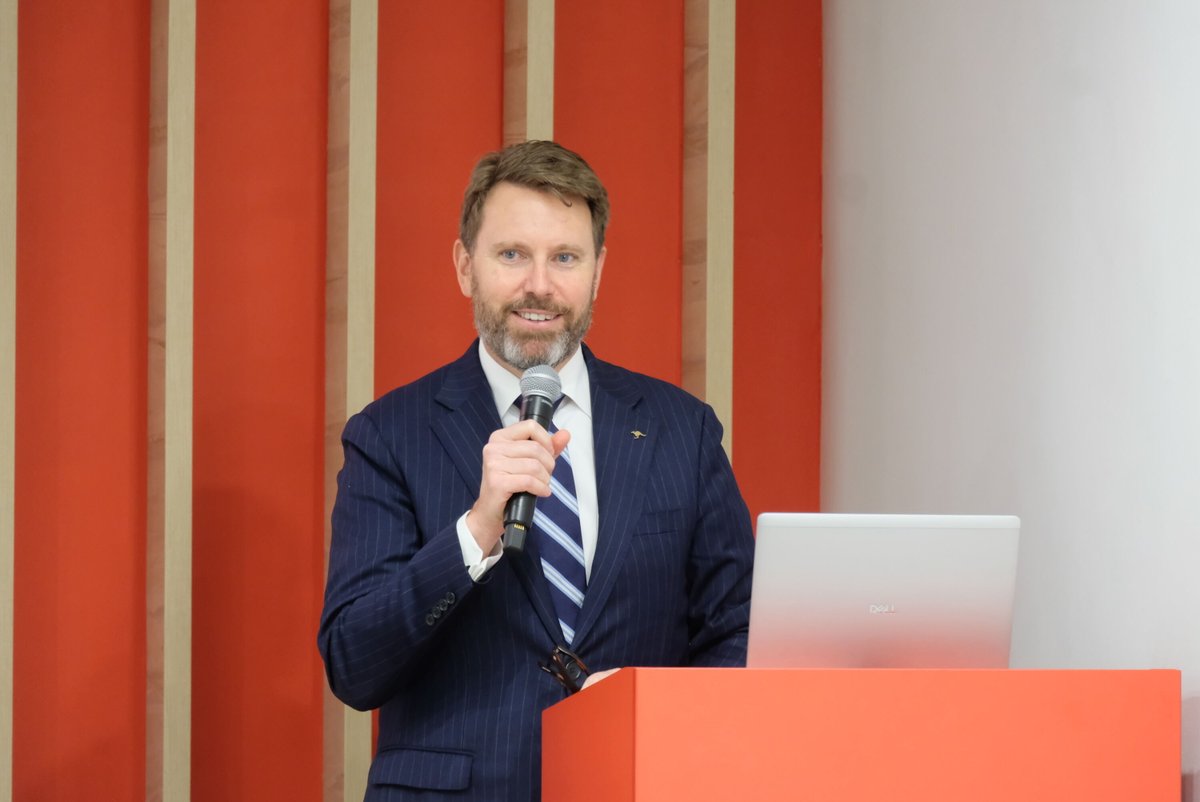 PAIH_pl's tweet photo. 🇵🇱🤝🇦🇺 Wolny handel, zniesienie barier celnych, surowce krytyczne i brama do Indo-Pacyfiku🦘📈 Zbliża się zakończenie negocjacji umowy o wolnym handlu (FTA) pomiędzy UE a Australią. Za nami lunch biznesowy poświęcony nowym perspektywom gospodarczym. https://t.co/URDGExjxVx