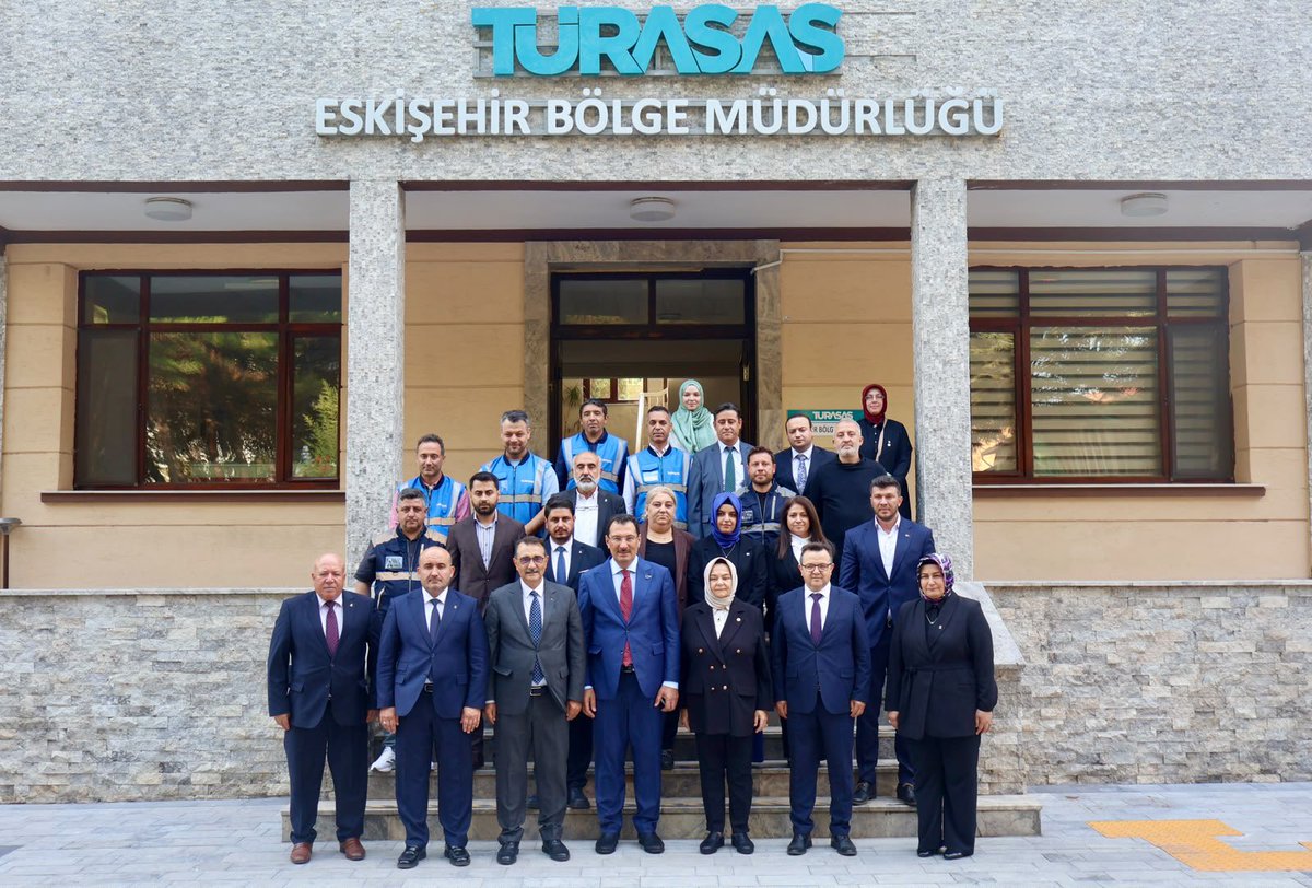 fatih_donmez's tweet photo. Genel Başkan Yardımcımız ve Seçim İşleri Başkanımız Sayın Ali İhsan Yavuz ile birlikte TÜRASAŞ Fabrikamızı ziyaret ederek çalışanlarımızla bir araya geldik.

Şehrimizin sanayi ve üretim gücünü, devam eden çalışmaları ve ülkemizin üretim hedeflerini Bölge Müdür Yardımcımız Sayın Mahmut Erten’ ile birlikte değerlendirdik.

Emekleriyle ülkemizin kalkınmasına katkı sunan tüm TÜRASAŞ çalışanlarımıza teşekkür ediyoruz.