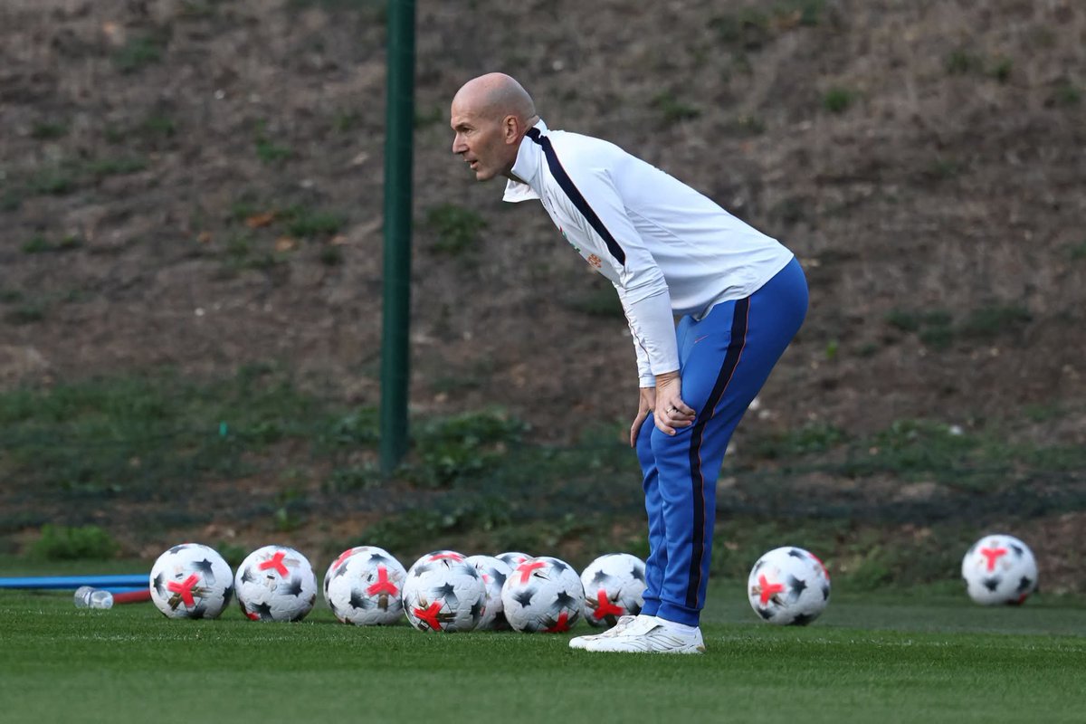 SportPesaBlog's tweet photo. The legend🤩

#LesBleus #Zidane #France https://t.co/CeLccW5i9J