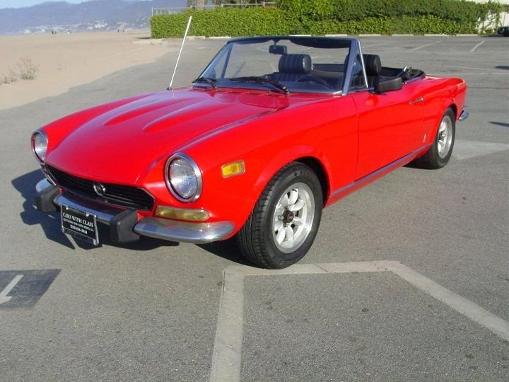ItaliAuto's tweet photo. #Fiat 🇮🇹  124 Sport Spider https://t.co/CnteT8lIts