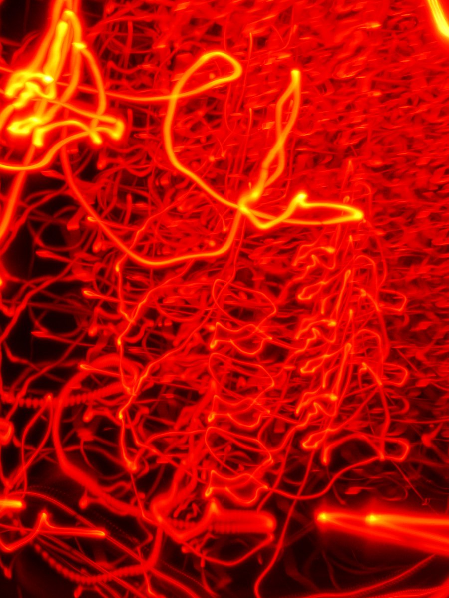 yy_twittt's tweet photo. 今日の建物1 #LiveComposite #ICMPhotography #AbstractPhotography https://t.co/YY0mfLC9g9