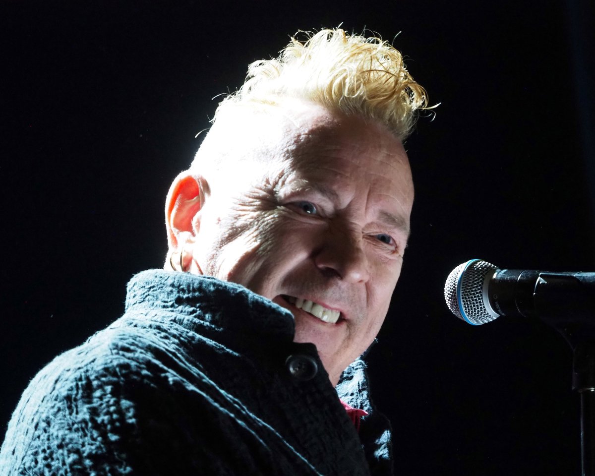 pilofficial's tweet photo. Tonight PiL play Minneapolis First Avenue
Doors: 7pm
Plague Vendor: 8pm
PiL: 9pm

Last remaining tix on the door or online, if in doubt don’t miss out…
Tickets/Info: https://t.co/q8wB0dLELs

Seattle photos courtesy of Mike Mitchell https://t.co/6cHurWypNv