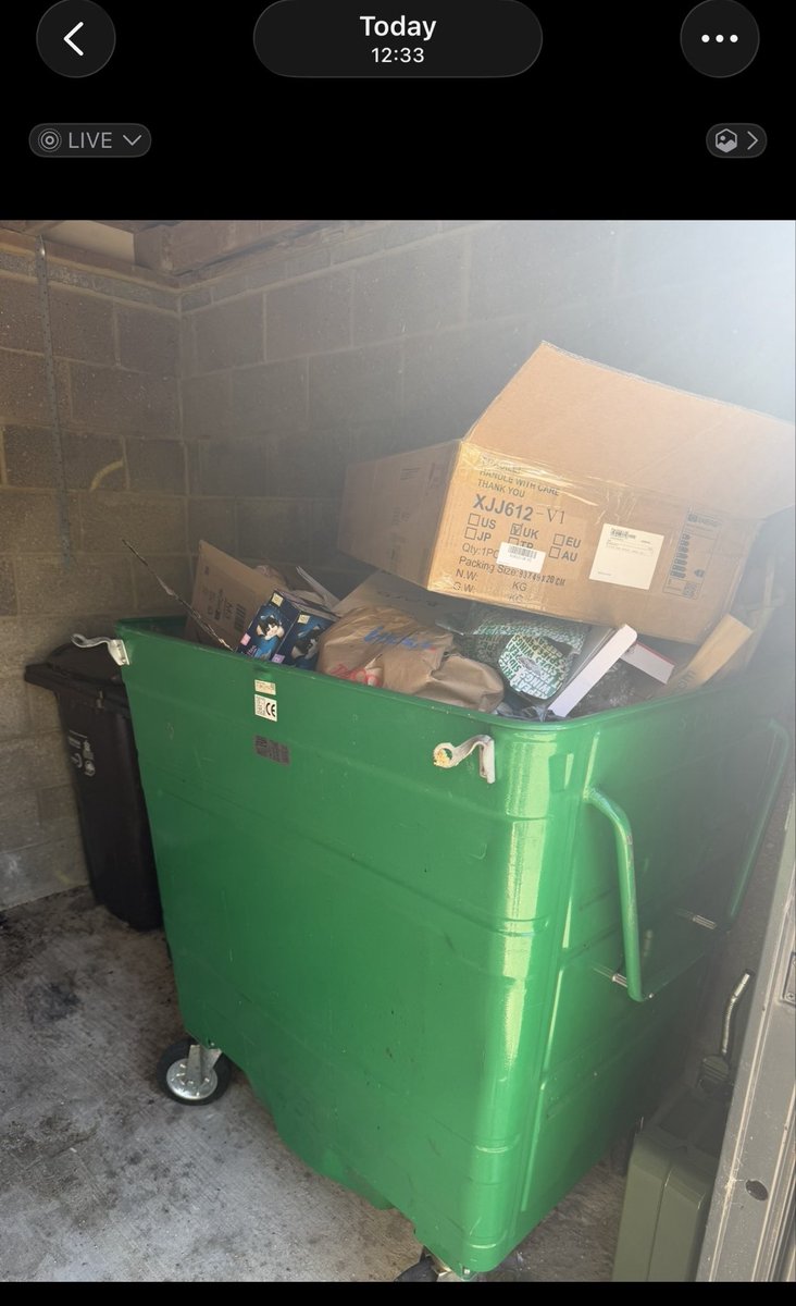 Sonan_A's tweet photo. @VeoliaUK Plain lies. See for yourselves. Two weeks in a row, our bins have not been collected, yet you falsely claim they have. And this is far from the first time!
@VeoliaUK @ContactCroydon — residents deserve better. Stop marking collections as completed when they haven't been https://t.co/ooOfAZgYYG