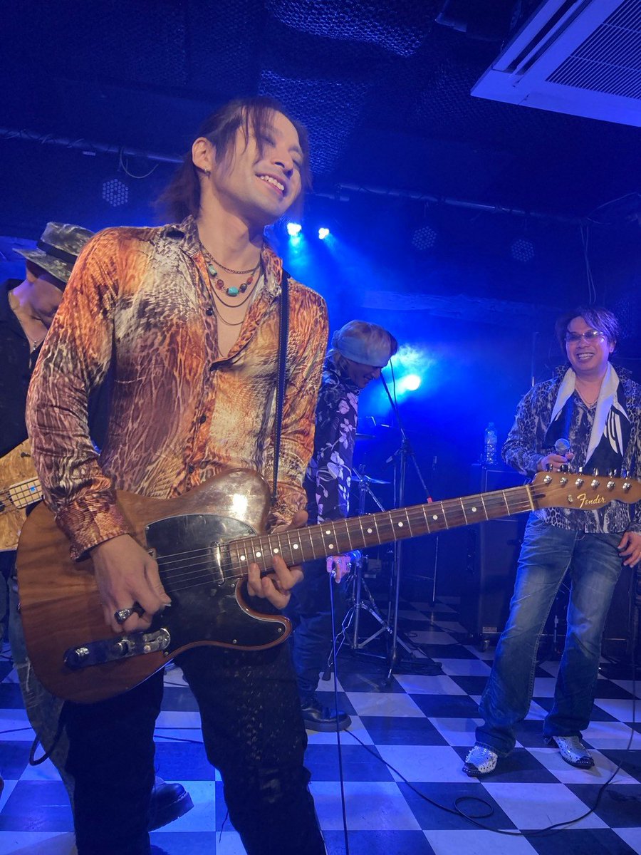 928_sapporo's tweet photo. 9/21
fifty years aggregation

ご来場頂いた皆様ありがとうございました！！
遅い時間にも関わらず最後まで熱いご声援本当に本当に楽しいライブでした🎸

次回は11月予定です！
詳細は追ってご案内致します- ̗̀📢
𝑇ℎ𝑎𝑛𝑘 𝑦𝑜𝑢！ https://t.co/MSkP4EIpTM