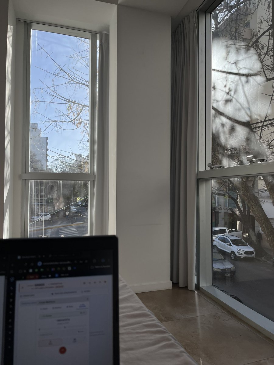 itsvilasgood's tweet photo. que dia lindo pra ficar trancada em casa trabalhando e escutando cliente chato 😍🤩🥳 https://t.co/wqGYYv7x1i
