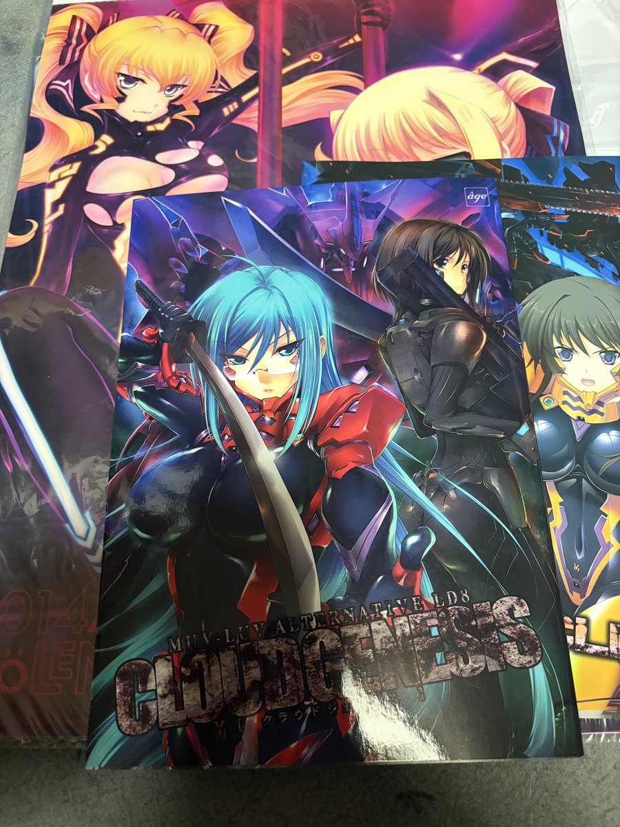f_a_l_k_e's tweet photo. 武御雷ポスターと一緒に発掘された物たち https://t.co/crGkI309Xk