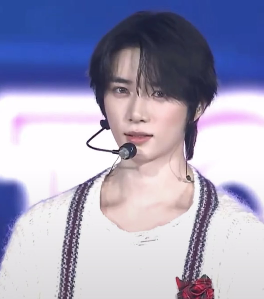 913kkyu's tweet photo. this Doll with a face like that i understand why he’s got a whole nation wrapped around his fingers like that really is japan’s dream boy https://t.co/r6ot7g7TvL