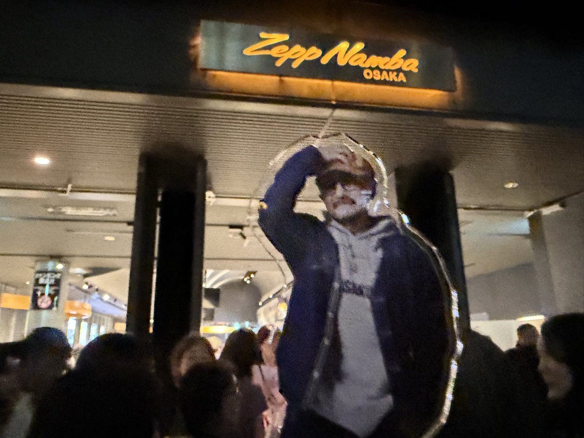 KaoruChika's tweet photo. CHAGEさんのライブから帰宅🏠

生のシシド・カフカさんは綺麗で歌もドラム🥁もすごかったー😆カバーの選曲もそこ？って感じ(笑)

ライブは懐かしい曲多めでノリノリで楽しかった🙌

紙飛行機40個くらい作ったけど残ったのこれだけ😅

CHAGEさんに貰ったパワーで今週も乗り切るぞ( •̀ᄇ• ́)ﻭ✧ https://t.co/pjkjwrHa4b
