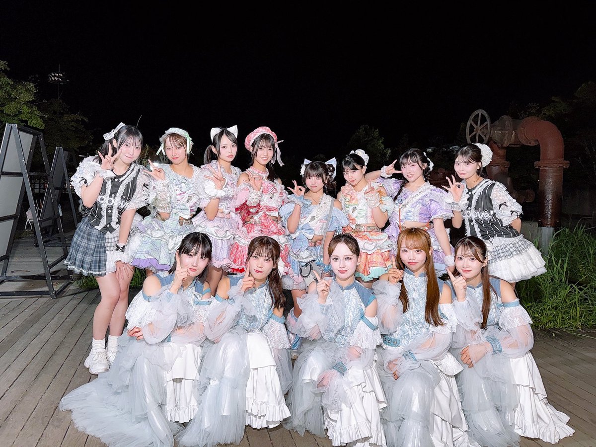 LITMOON_JPN's tweet photo. ／
SPARK2026 in YAMANAKAKO 🎆✨
＼

公式アンバサダーのLIT MOONです🐰🌙

#Mooove!(@Moooveworld )さんと
お写真を撮影させていただきました📸✨
ありがとうございます❗️

10月19日(月) Spotify O-WESTにて
ツアーファイナル開催とのこと❕
お見逃しなく👀🎤

いよいよSPARK 2026も���終日へ！
最後までみんなで一緒に盛り上がっていきましょう🎆✨

#LITMOON #りとむー #SPARK2026
