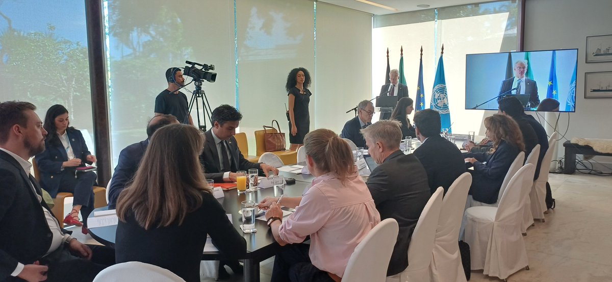 BEembassyBrazil's tweet photo. Em 10/09, realizamos com a @unodcprt o seminário sobre rotas e padrões do tráfico de cocaína entre a America Latina/Caribe e a 🇧🇪. O encontro reuniu autoridades brasileiras e europeias e reforçou a cooperação Bélgica-Brasil no combate ao crime organizado. #LegalFast https://t.co/7yrm1YQGcE
