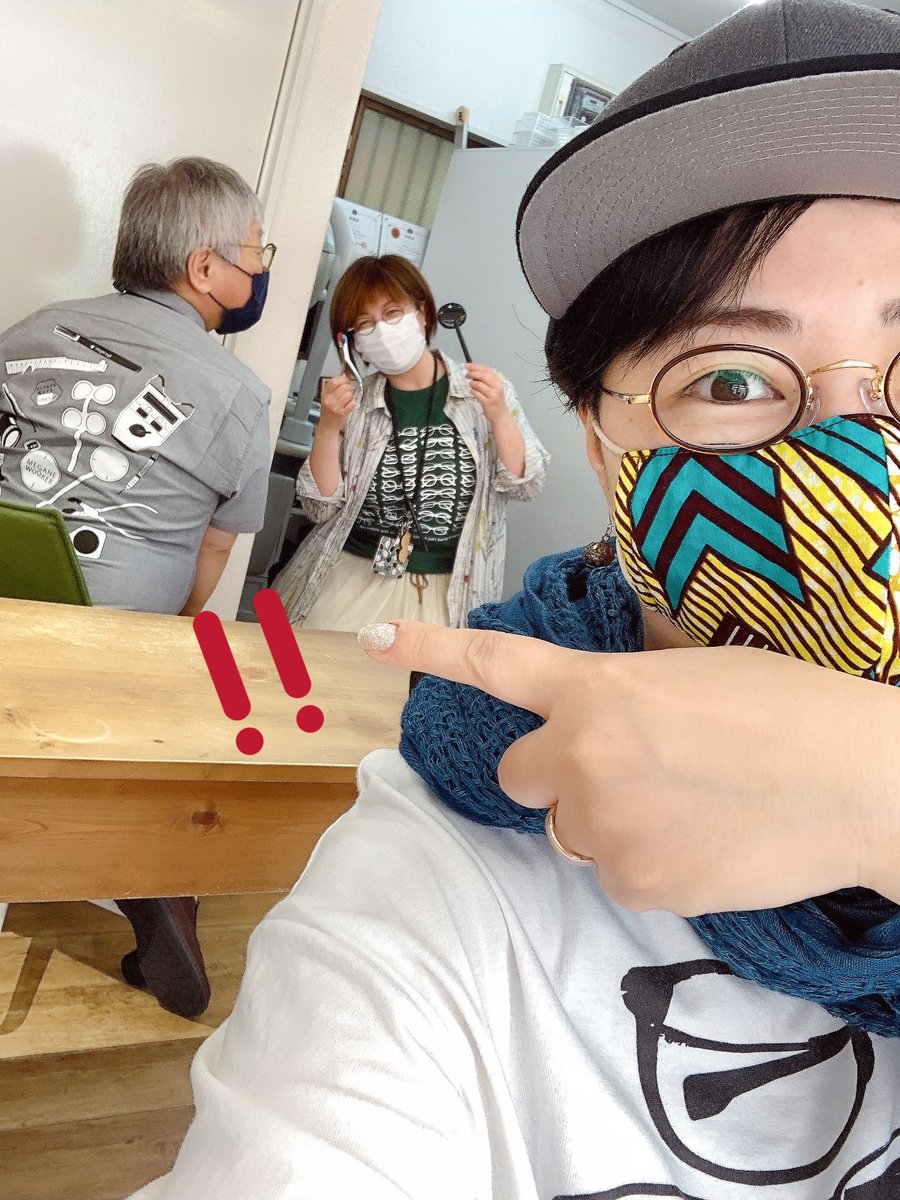 ymdxmeganeeeeen's tweet photo. きょねん、めがねフェスに出発する直前のことでした。
一年経ってもまだ全然、隣駅にいるとおもっているし
アレ、店主好きそうだな～とかおもうし。

メガネのことなんでも話して、ちいさな与野という町で
わたしのメガネな世界をぐぐぐっと広げてくれたお茶目な恩人。メガネを愛するなかま。ずっと。 https://t.co/4DzhXTOQvf