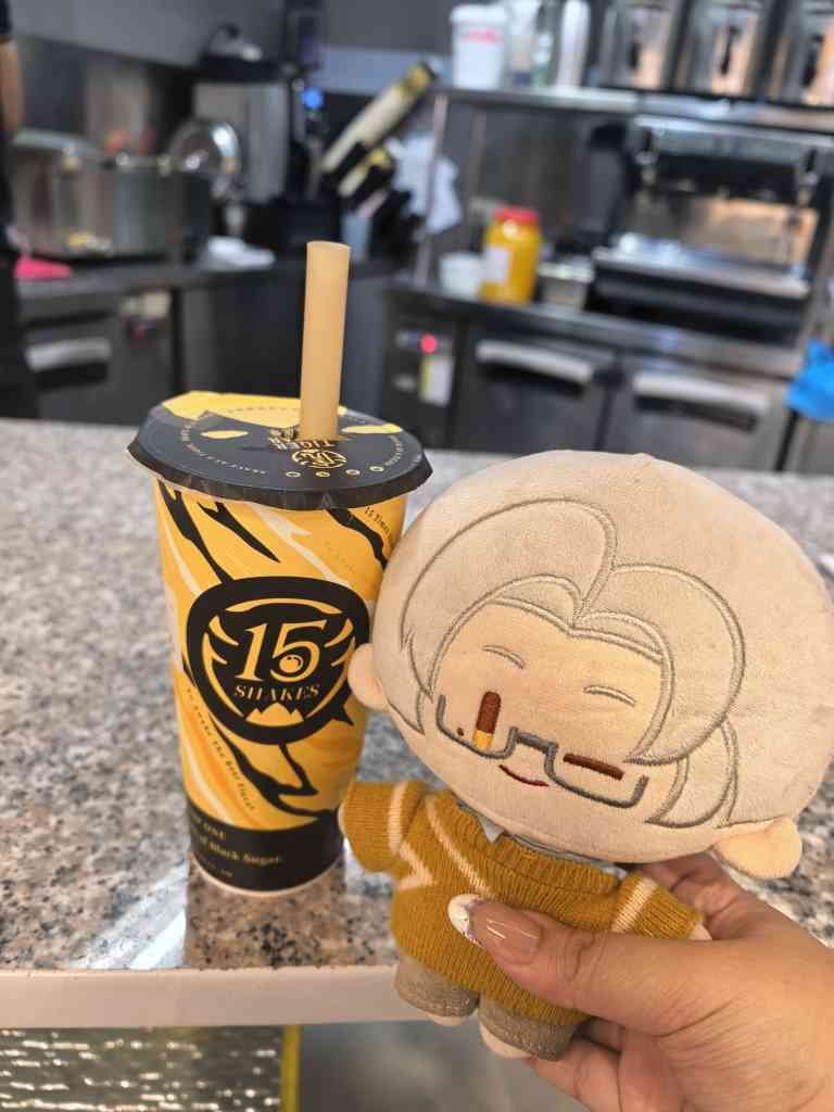 Princess_JeIIy's tweet photo. Vyn enjoyed his drink! #VynFanEvent2026 https://t.co/65uCz7pbpO