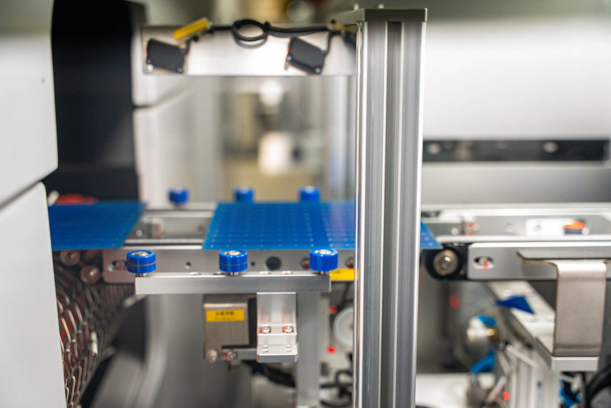 pvmagazineusa's tweet photo. Blue wafers are fundamentally undermining U.S. solar manufacturing https://t.co/5z7PJbaGle #SolarEnergy #USEnergy #EnergyStorage https://t.co/tiguw5TFht