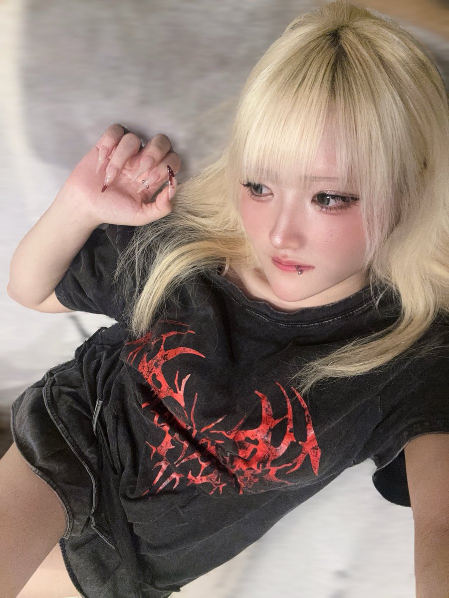 rxoinq_'s tweet photo. 手首を出して切り合えば破廉恥でしょ？ https://t.co/1smDzlHBoD