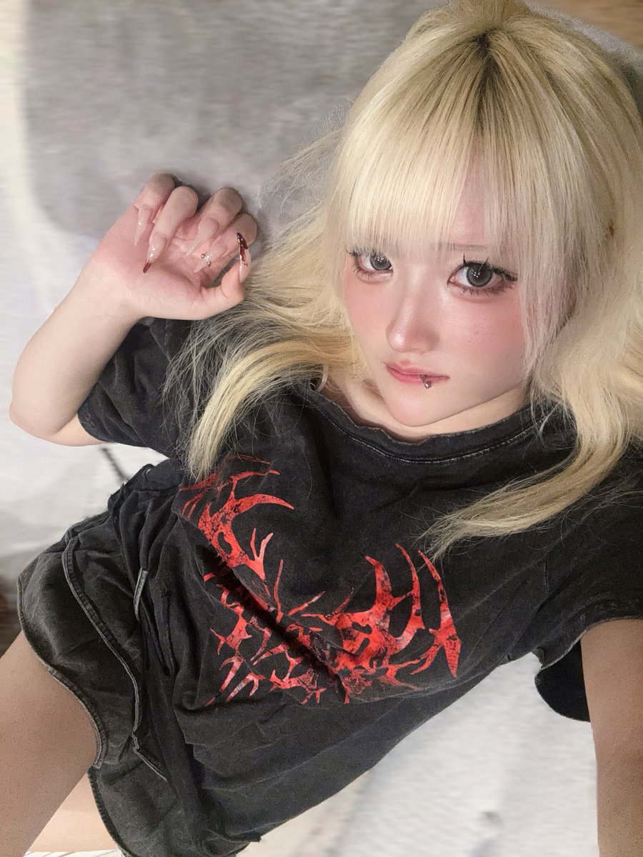 rxoinq_'s tweet photo. 手首を出して切り合えば破廉恥でしょ？ https://t.co/1smDzlHBoD