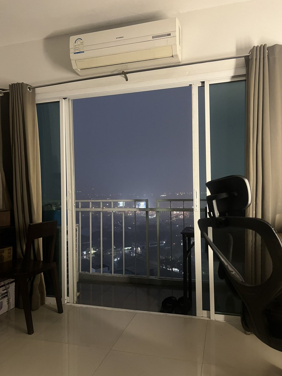 moobigmoohsvz's tweet photo. ฝนตก 🌧️ https://t.co/G7zswqIOa7