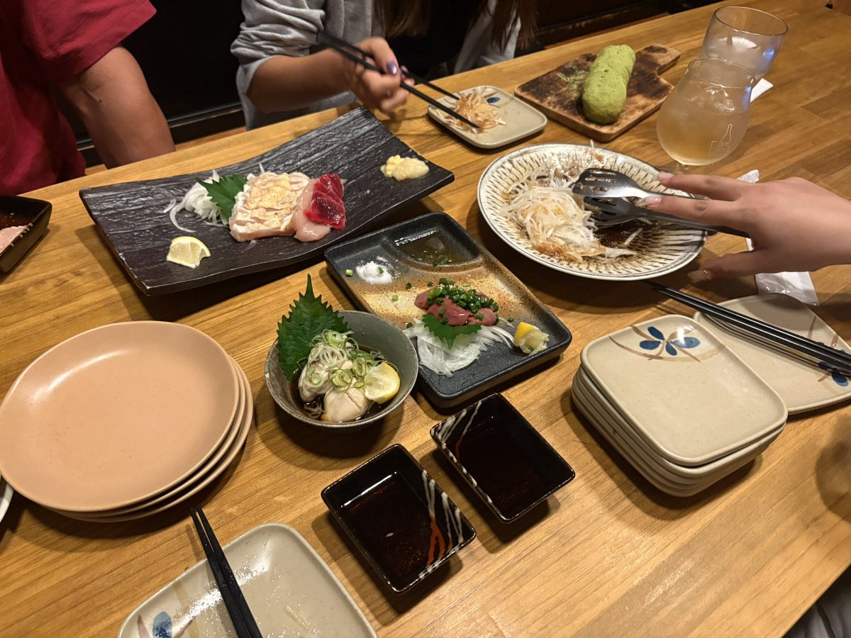 mosh_tksm's tweet photo. 今日も飲み〜 https://t.co/VnDa2W9JcI