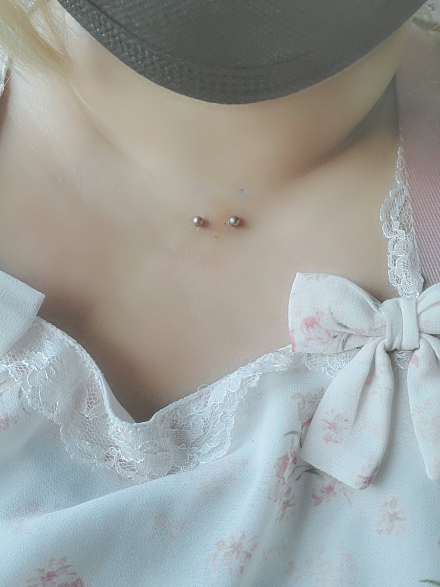 mochichi0210's tweet photo. マディソンピアス開けた！！！ https://t.co/8iQMWX5g2k