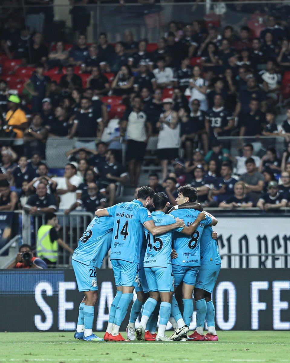 SantosFC's tweet photo. Uma estrela brilhou e o mundo inteirou cantou: SANTOS! ⭐ https://t.co/pWrXwEMRUI