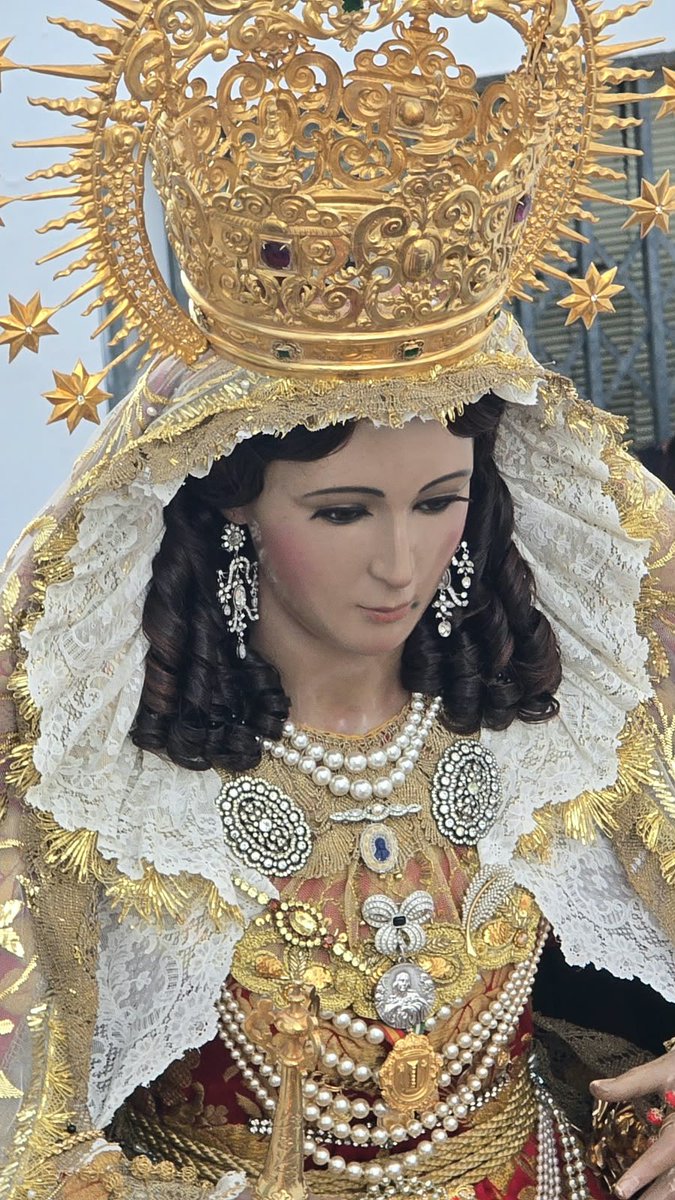 Hdad_Guaditoca's tweet photo. La ceremonia tuvo lugar el 22 de Septiembre de 2001 en el transcurso de la Función Principal de Instituto de la Hermandad, y la medalla le fue impuesta a la Stma. Virgen por el entonces alcalde de nuestro pueblo, NHD. Carmelo Montero Cabezas (qepd). https://t.co/DBkD8zRMXj