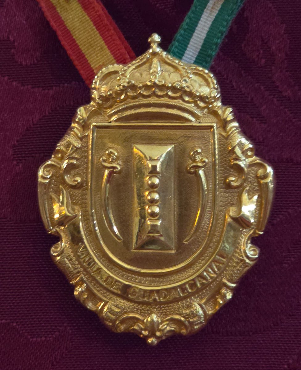 Hdad_Guaditoca's tweet photo. 🔴⚪️ EFEMÉRIDE

En la jornada de hoy se cumple el XXV aniversario de la concesión e imposición de la primera medalla de oro de la Villa de Guadalcanal, otorgada a Ntra. Sra. de Guaditoca por mayoría absoluta en pleno extraordinario celebrado por el Excmo. Ayuntamiento. https://t.co/5tlWz8Ar2k