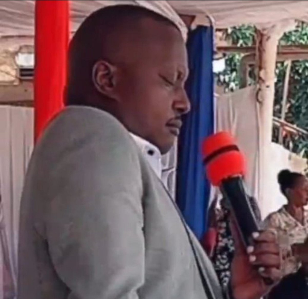 NyasHDaily's tweet photo. Munansonyiwa naye ono content gwenina paka mwezi kugwaako😹😹
Nsabuuni pro Max https://t.co/juyoMx1odx