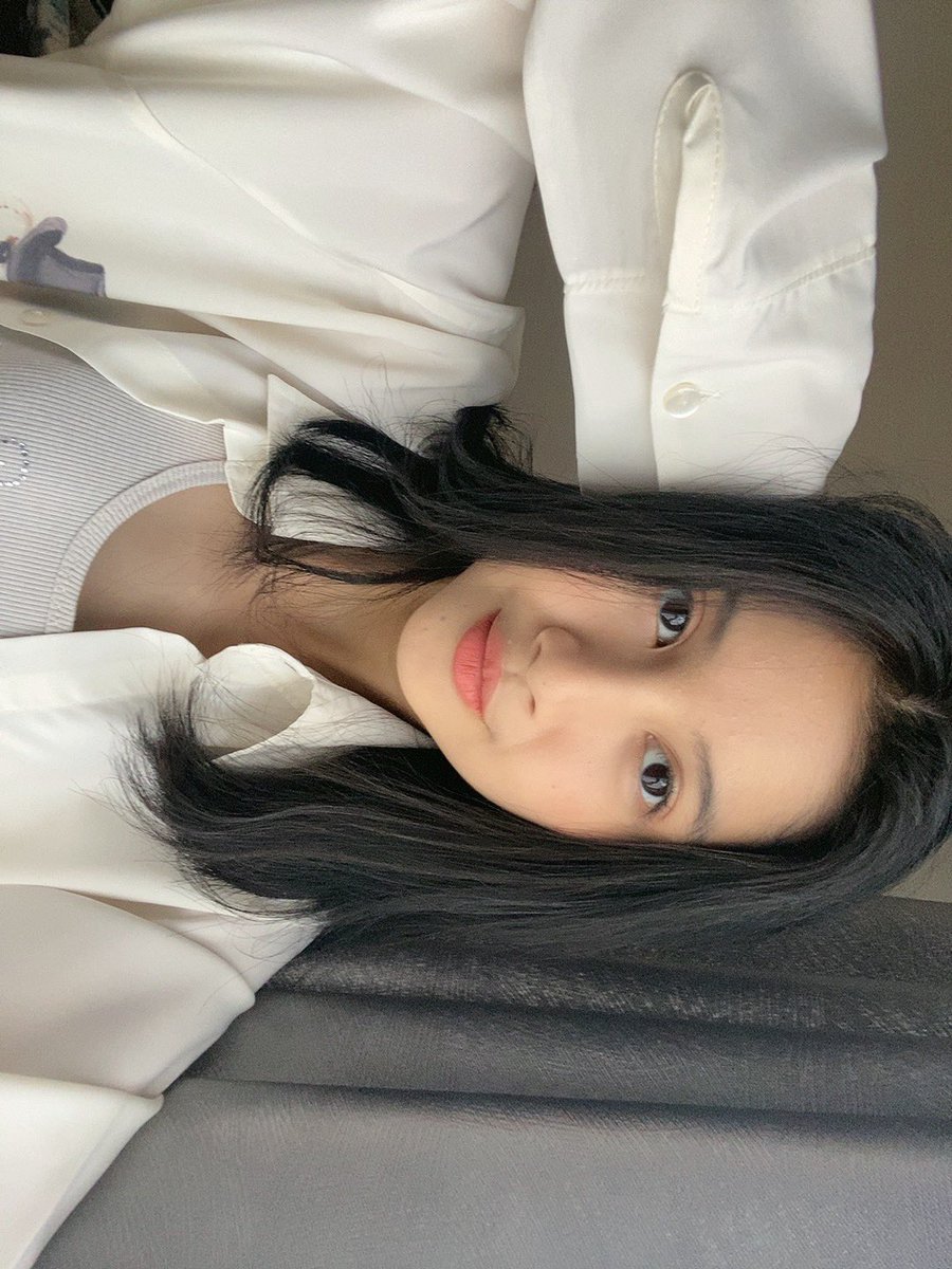 AR_AnindyaJKT48's tweet photo. short hair era https://t.co/gJc4o7A3ek