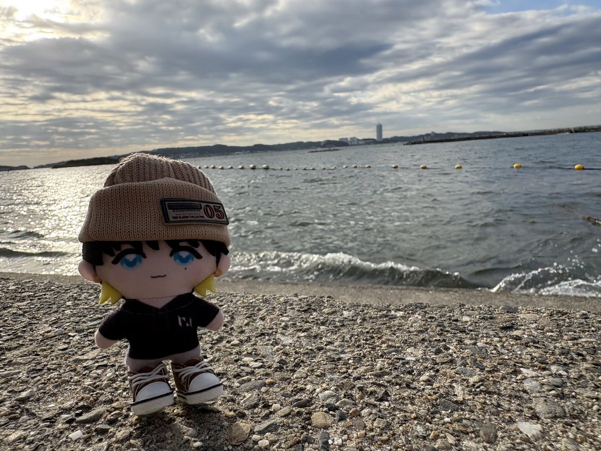 miridatteba's tweet photo. 遅い夏休み🌻🌻🌻🌊 https://t.co/5JxGpot56Z