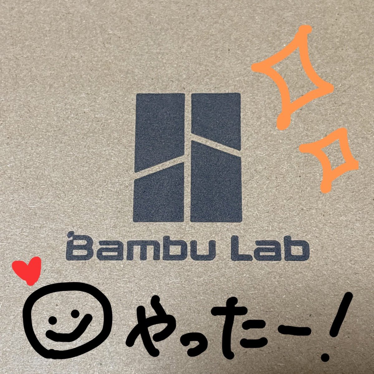 higanrena's tweet photo. こんばんは。8月中旬〜9月中旬まで毎日休まず創作していましたが、ここ数日はお休みして旦那とのんびり過ごしています✨

そして彼岸さん的うれしいニュース!!3Dプリンターが届きました〜☺️🎉
作品の幅がグッと広がりそう!
おやすみ後はやることいっぱいだ!!がんばるぞ✨ https://t.co/l7uYIcCh8O