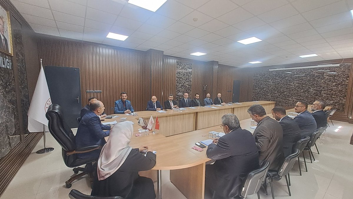 pazarcikmuft's tweet photo. İLÇE MÜFTÜLERİ TOPLANTISI AFŞİN’DE GERÇEKLEŞTİRİLDİ

İl Müftüsü Dr. Hasan Hüseyin GÜLLER’in başkanlığında gerçekleştirilen İlçe Müftüleri Toplantısı, İlçe Müftümüz Ali Osman UŞAK’ın da katılımıyla Afşin İlçe Müftülüğünün ev sahipliğinde düzenlendi.

@aliosmanusak https://t.co/vT0ywA0NyY