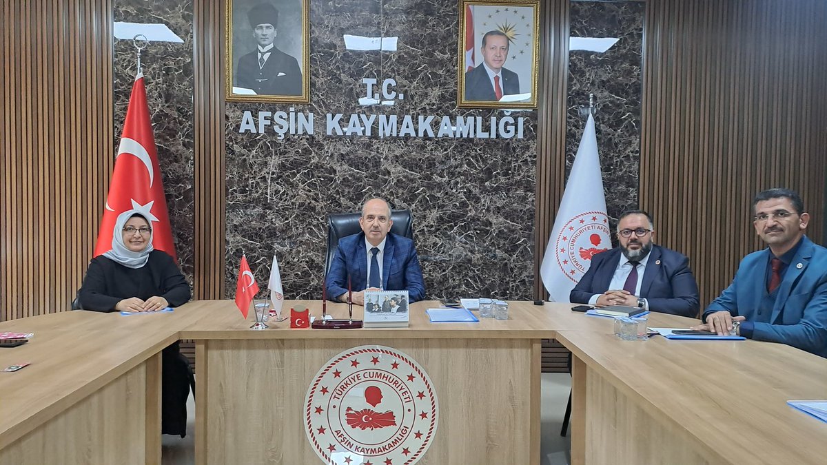 pazarcikmuft's tweet photo. İLÇE MÜFTÜLERİ TOPLANTISI AFŞİN’DE GERÇEKLEŞTİRİLDİ

İl Müftüsü Dr. Hasan Hüseyin GÜLLER’in başkanlığında gerçekleştirilen İlçe Müftüleri Toplantısı, İlçe Müftümüz Ali Osman UŞAK’ın da katılımıyla Afşin İlçe Müftülüğünün ev sahipliğinde düzenlendi.

@aliosmanusak https://t.co/vT0ywA0NyY