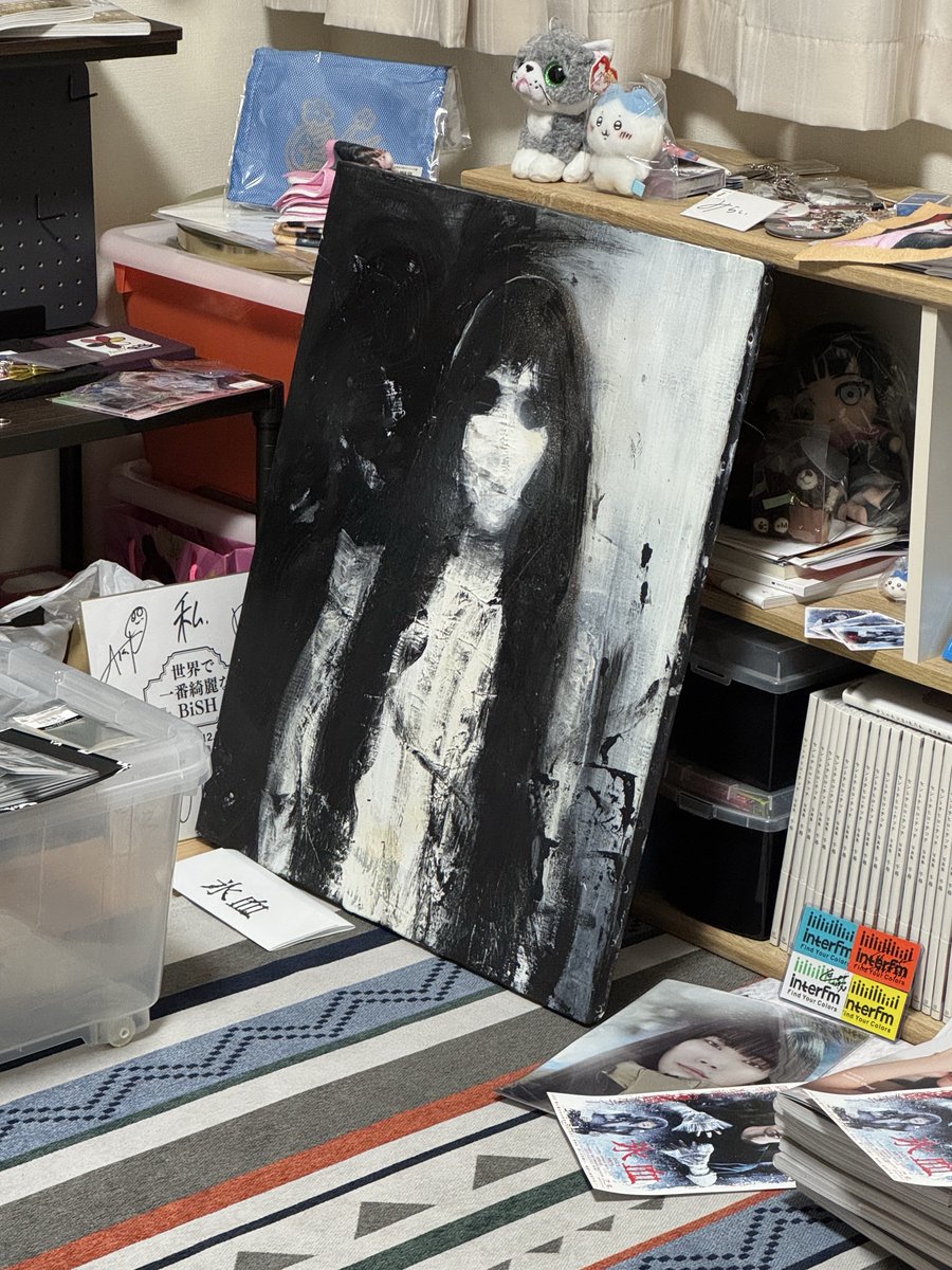 daralvlv's tweet photo. 見慣れたら全く怖さを感じなくなり愛着がわいてきた
最近は寝る前に部屋のドアあけておやすみって言ってから寝てる https://t.co/cVO5VhaTJF