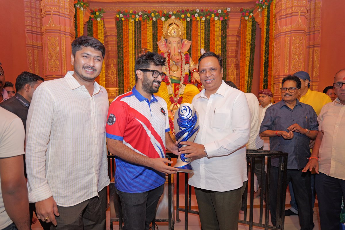 ShelarAshish's tweet photo. Congratulations to @GlobalEsportsIn and @irushi on clinching the VCT Asia Pacific Trophy. 

Rushindra Sinha visited our Vandre Paschim Sarvajanik Ganeshotsav Mandal to seek the blessings of our beloved Bappa. We prayed at the holy feet of Lord Ganesha for His blessings as the team heads to Shanghai for the VCT World Championship and seeks to make India proud on the global stage.   Tahavesh Shaikh, Vice President, BJP Mumbai Yuva Morcha, was present on the occasion. 

#GanpatiBappaMorya #Ganeshotsav #GanpatiDarshan #SomnathTemple #AshishShelar