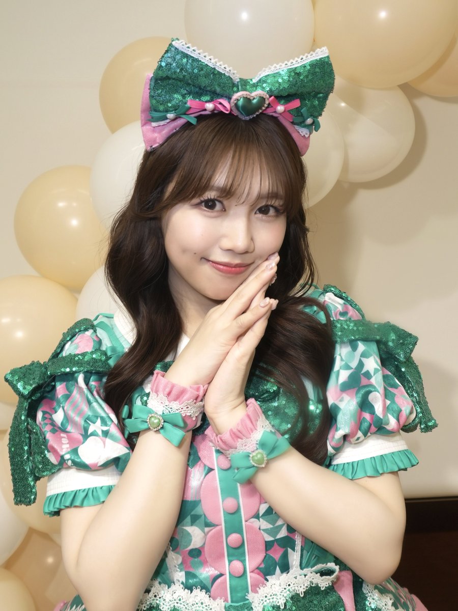 sendenbu_staff's tweet photo. 特典会ありがとうございました💚衣装はホールツアーの1着目だったよ💚🩷✨かわいいよねっ!!
今日はちょっとお姉さんっぽく全部おろしヘアにしたよ🌟ライブだと全部おろす事なかなかないから新鮮だったでしょ〜☺️💚
明日は何にしようかな👧では！また明日ねっ💚(ひより💚)

#超とき宣 #大盛りハッピー https://t.co/yygaPVrvry