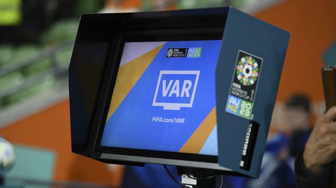 MarawaSportShow's tweet photo. @online_zifa “Zimbabwe said: enough talking, bring the VAR. 🇿🇼📺
@SAFA_net said: Let’s have another meeting. 🇿🇦😂
Football waits for nobody.”

The equipment procurement is reportedly underway as Zimbabwe prepares to install the system at its major football stadiums.
@robertmarawa