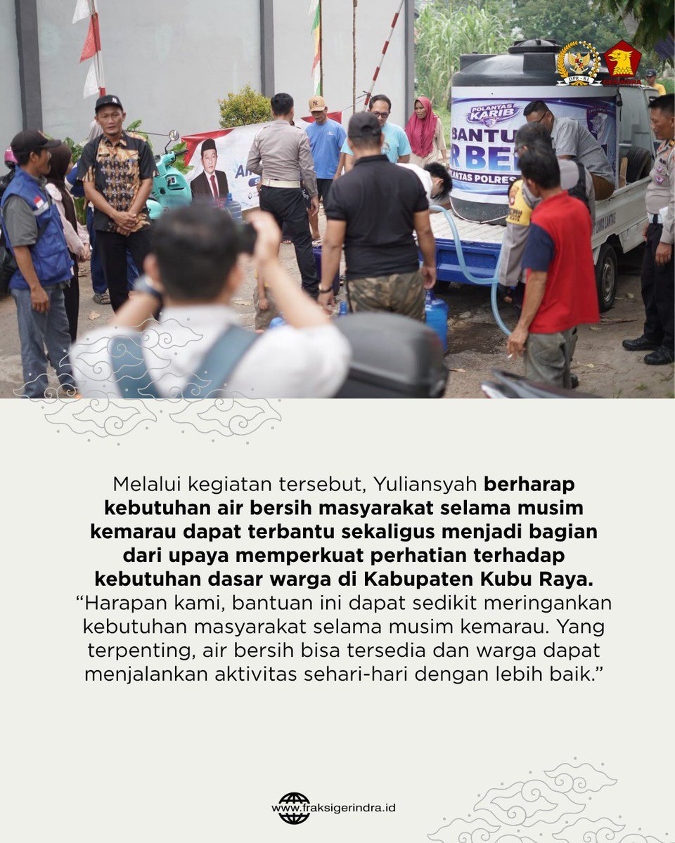 Fraksi_Gerindra's tweet photo. Anggota Komisi V DPR RI, Yuliansyah, menyalurkan bantuan air bersih gratis kepada masyarakat di sejumlah wilayah Kecamatan Sungai Kakap, Kabupaten Kubu Raya, Kalimantan Barat, yang mengalami keterbatasan akses air bersih di tengah musim kemarau. https://t.co/cJiCZT3IU1