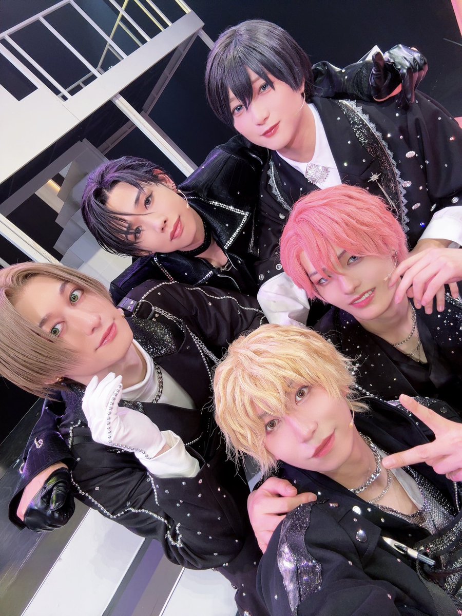kohei_kamiyama's tweet photo. 「多聞くん今どっち ！？」THE STAGE
本公演千秋楽ありがとうございました！

E/YESのみんなと過ごした時間が宝物だよ！！！！！

明日の感謝祭でたくさんのありがとうを伝えさせてね🫰

#多聞ステ #F2TS https://t.co/dFmUth6Pqc