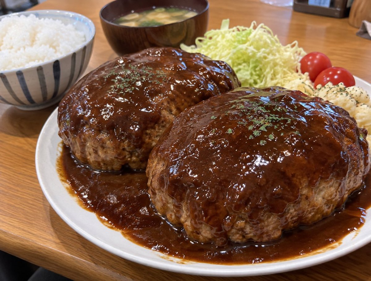 NBenmaran85901's tweet photo. 30歳独身女が作るやけくそハンバーグ。 https://t.co/LbFID6tDVV