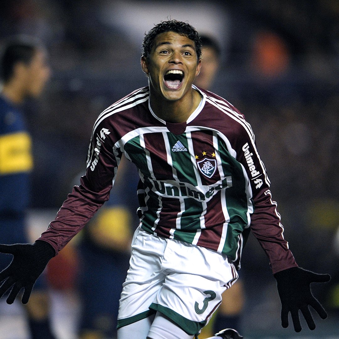 brfootball's tweet photo. Celebrating Thiago Silva on his 42nd birthday.

He’s been doing this for a while, and he’s 𝐬𝐭𝐢𝐥𝐥 going strong 🇧🇷 https://t.co/ZdgaIX8BoN