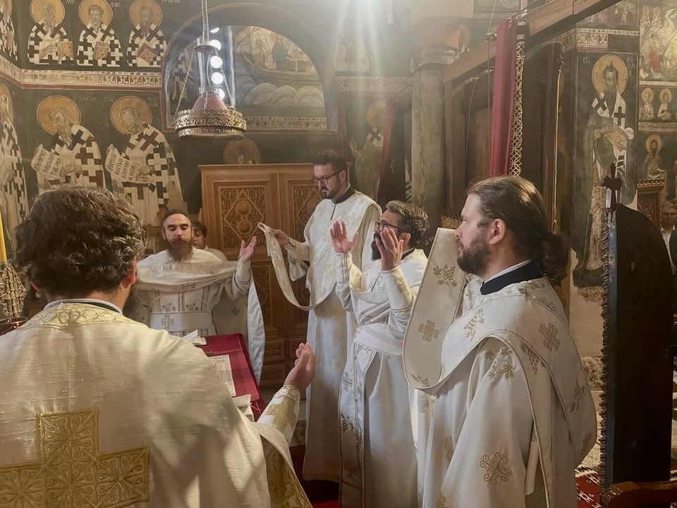 DecaniMonastery's tweet photo. Nativity of the Most Holy Theotokos Solemnly Celebrated in Gračanica

The feast of the Nativity of the Most Holy Theotokos, traditionally known as Mala Gospojina, and also observed as the Day of the Municipality of Gračanica, was solemnly celebrated with the Divine Liturgy at Gračanica Monastery, followed by a festal procession through the streets of the town and the blessing and cutting of the slava bread in front of the municipal building.

The Divine Liturgy was celebrated by Father Jovan Cvetković, with the concelebration of local clergy and the prayerful participation of the sisterhood of Gračanica Monastery.

In his homily, Father Jovan recalled the example of the Holy and Righteous Ancestors of God, Joachim and Anna, emphasising the power of prayer, patience and repentance in the life of every Christian.

Following the Divine Liturgy, a large number of faithful took part in the solemn procession through Gračanica. The celebration concluded in front of the municipal building, where the festal bread was blessed and cut, bringing together the Church and the local community in prayer and thanksgiving.

#SerbianOrthodoxChurch #Kosovo